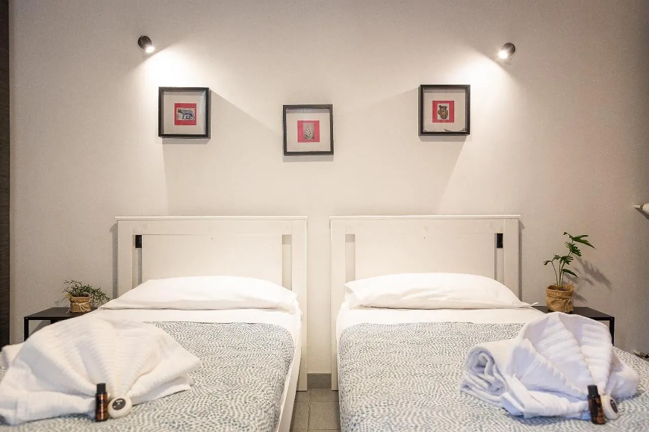 Paruta By Rental In Rome Apartment